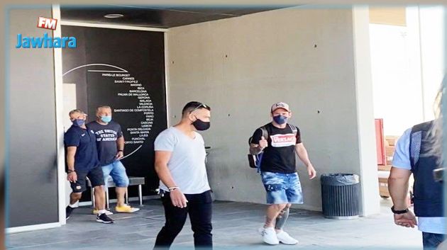 ميسي يصل برشلونة و يغادر بعد ساعات