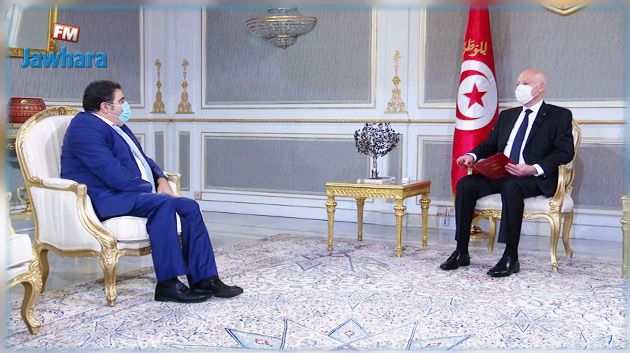 سعيّد يحذّر: العبث بقوت التونسيين خيانة عظمى وحرق الحقول والغابات سيُواجه بنار القانون