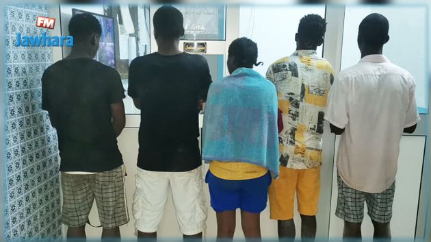 إيقاف تونسيين وغينيين كانوا يعتزمون 'الحرقة' من شاطئ السلوم ببوفيشة