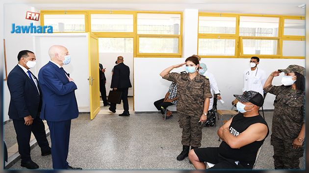 قيس سعيّد: سيتواصل التطعيم الثاني ضد الجوائح والميكروبات السياسية