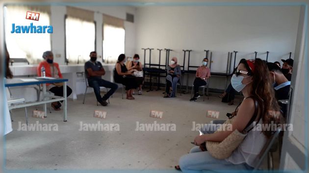 الشباب يتوجهون إلى مراكز التطعيم في اليوم الثاني من حملة التلقيح المكثف