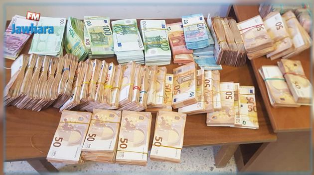 حجز مبالغ من العملة التونسية والأجنبية بقيمة فاقت مليون دينار