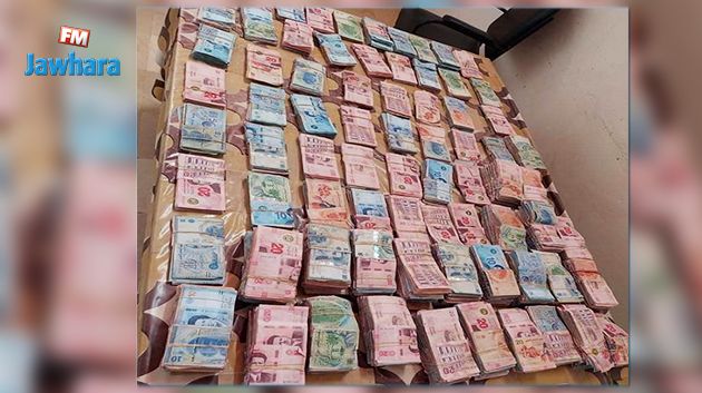 بنقردان: ضبط مبلغ مالي بقيمة 180 الف دينار داخل سيارة