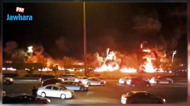 السعودية : السيطرة على حريق نشب في ناقلة مواد بترولية (فيديو)
