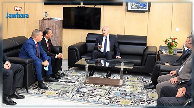 رئيس الجمهورية يتحول لمقر وزارة الداخلية ويلتقي عددا من إطاراتها