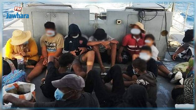 بينهم طفل ووالده: القبض على 19 شخصا في عمليتي 