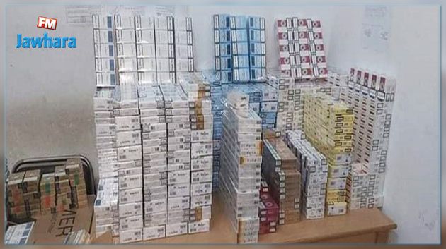 ينقل السجائر المهرّبة داخل أقفاص الدجاج للتّمويه 