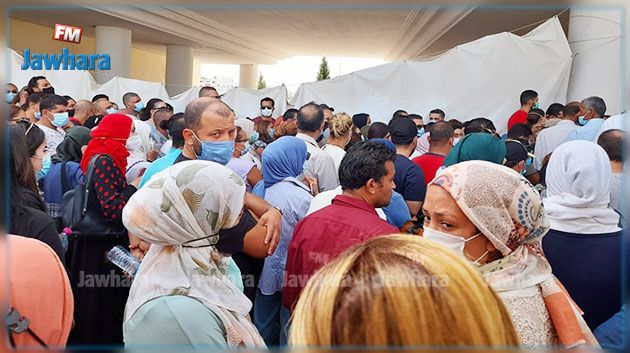 سوسة: اكتظاظ وفوضى في مركز التلقيح بالقلعة الصغرى (صور وفيديو)