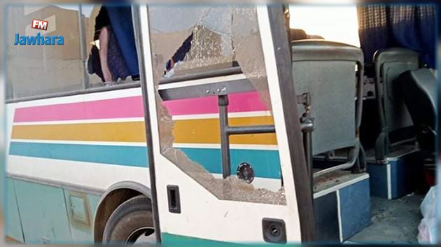 صفاقس: تهشيم حافلة مدرسية والاعتداء على السائق (صور)