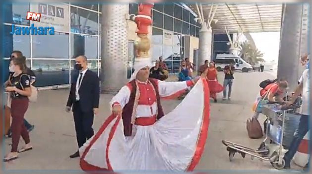 الاحتفال باليوم العالمي للسياحة في مطار النفيضة (فيديو)