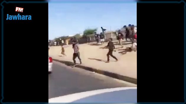 ليبيا: فرار جماعي لآلاف المهاجرين غير الشرعيين من مركز إيواء (فيديو)
