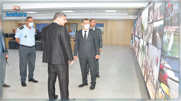 وزير الداخلية في زيارة تفقد للوحدات الأمنية بالعاصمة