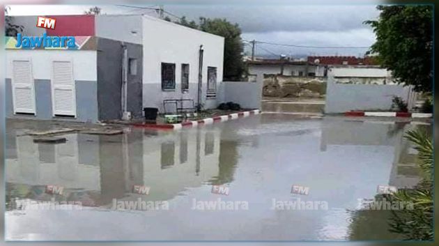 نابل: تسرب مياه الامطار لعدد من المنازل وتعطل الدروس بمدرسة ابتدائية