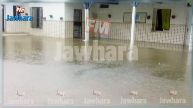 نابل: تعليق الدروس بمؤسسات تربوية اثر تسرّب مياه الأمطار (صور)