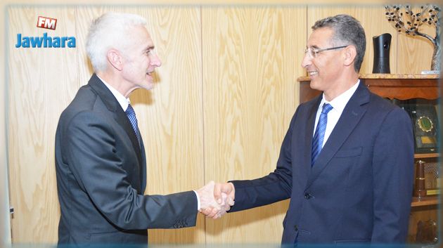 وزير الداخلية يلتقي الأمين العام للأنتربول