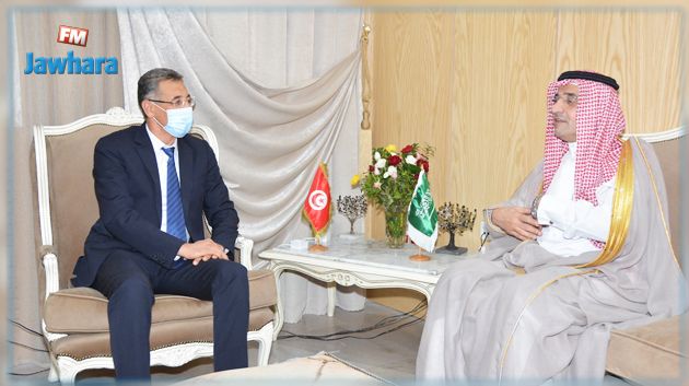 وزير الداخلية يستقبل سفير السعودية بتونس