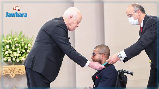 رئيس الجمهورية يكرّم عددا من الرياضيين المتألقين