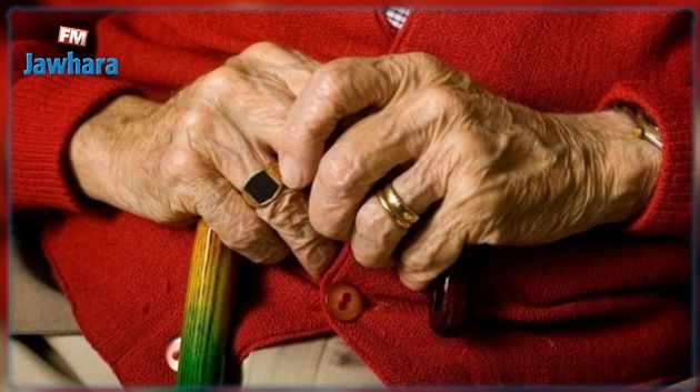 متحيّل ينتحل صفة تاجر مصوغ يستهدف مسنات في الطريق العام