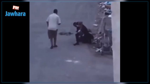 مسؤول أمني يوضّح بخصوص الرجل الذي تدخل وأخذ  الطفل في حادثة الاعتداء العنيف على الأم