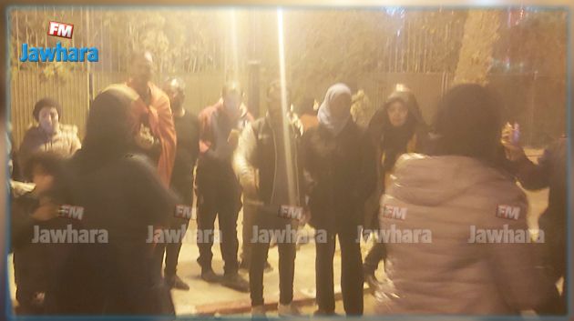 قفصة: معطلون عن العمل يحتجون على موقف رئيس الجمهورية