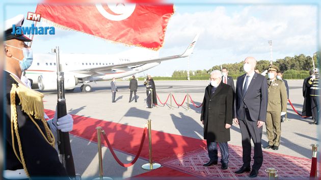 الرئيس الفلسطيني يصل تونس 