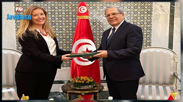 الجرندي يتسلم نسخة من أوراق اعتماد السفيرة البريطانية الجديدة بتونس