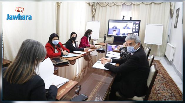 رئيسة الحكومة تتحادث مع ممثلي البنك الدولي