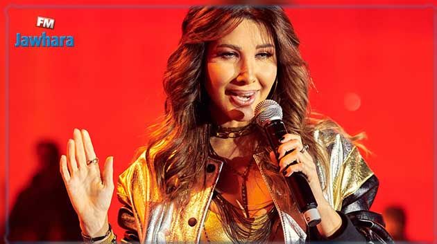احترامًا لرفع آذان العشاء: نانسي عجرم تنسحب من حفلها في السعودية