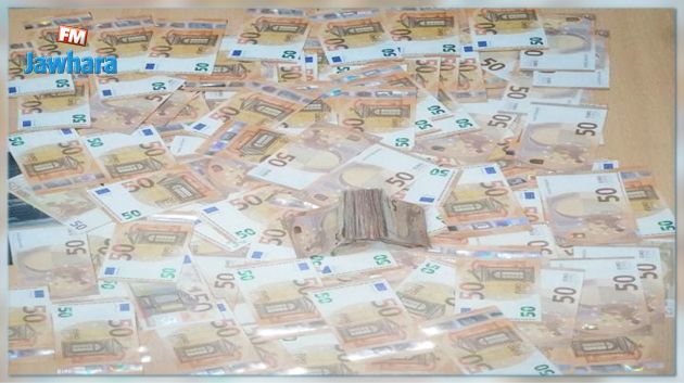 احباط محاولة تهريب 3.4 طن من مادة العجين وحجز مبلغ من العملة الصعبة