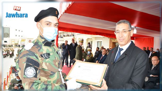 وزير الداخلية يشرف على حفل تخرج ملحق الدورة 72 لعرفاء الحرس الوطني