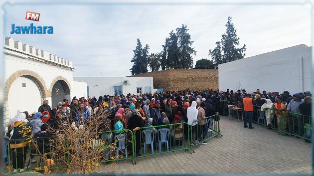 اكتظاظ في بعض مراكز التلقيح بعد فرض إجبارية الاستظهار بالجواز الصحي (صور)