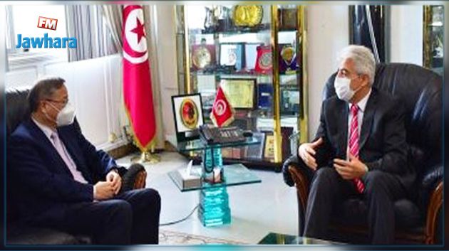 وزير الدفاع يبحث مع السفير الصيني التعاون الثنائي في المجال العسكري