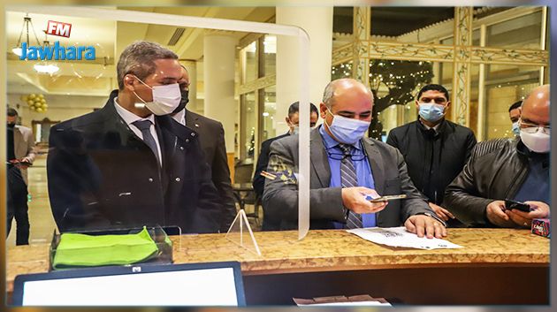 وزير السياحة يتفقّد مدى التزام الفنادق بالاجراءات الصحية 