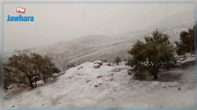 بداية تساقط الثلوج بمرتفعات مكثر وكسرى