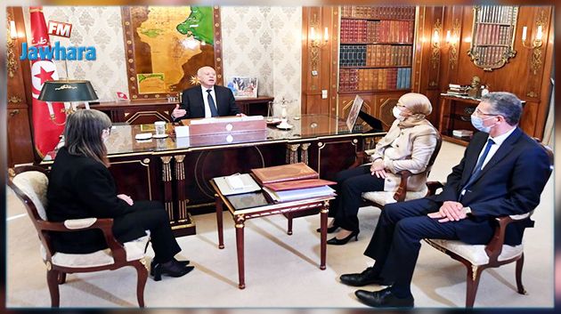 رئيس الجمهورية يجتمع بـ 3 وزراء حول القضاء