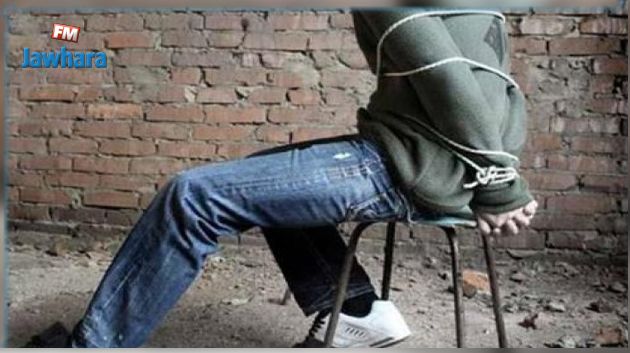 تعرض رجل أعمال للإختطاف والتعذيب والابتزاز من قبل افريقييْن