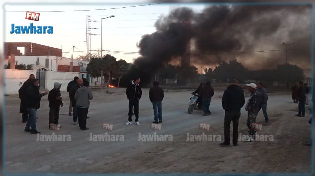 المهدية: أهالي منطقة أولاد صالح في اعتصام مفتوح إلى حين الاستجابة لمطالبهم (صور)