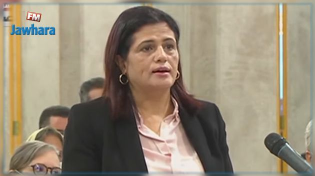 وزيرة المالية : لا خوف على أجور الأشهر القادمة