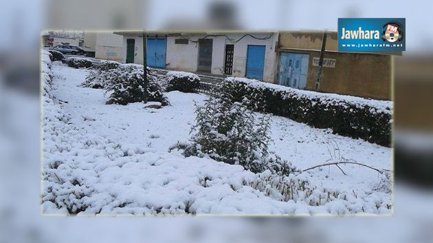 سليانة : إجلاء عدد من المسافرين بسبب تراكم الثلوج