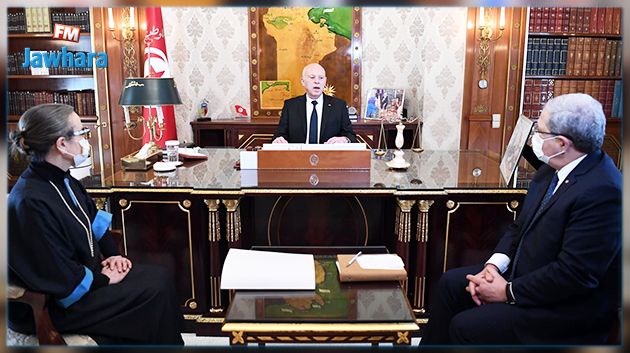 سعيّد يؤكد على ضرورة توفير الظروف المناسبة للتونسيين العالقين في أوكرانيا 