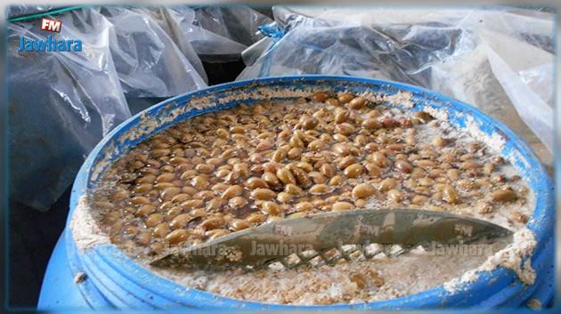 قيمتها فاقت المليار : الكشف عن وحدتي إحتكار و تخزين مواد مخللة وفواكه جافة ومواد غذائية فاسدة