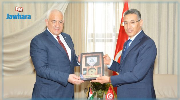 وزير الداخليّة يلتقي نظيره الفلسطيني