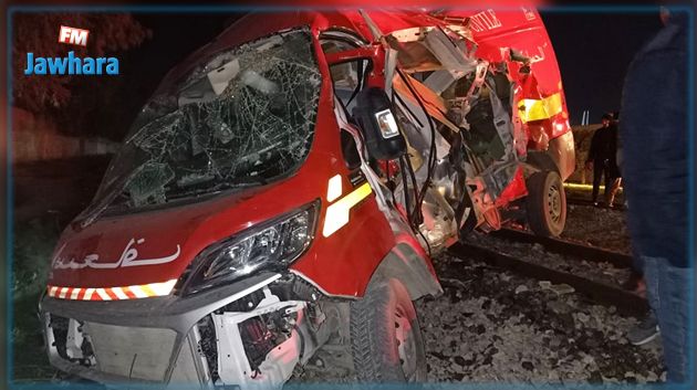 إصابة 3 أعوان بالحماية المدنية في حادث اصطدام سيارة إسعاف بقطار