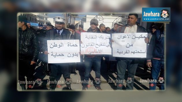رسمي : تمكين أعوان الأمن من حمل أسلحتهم خارج أوقات العمل