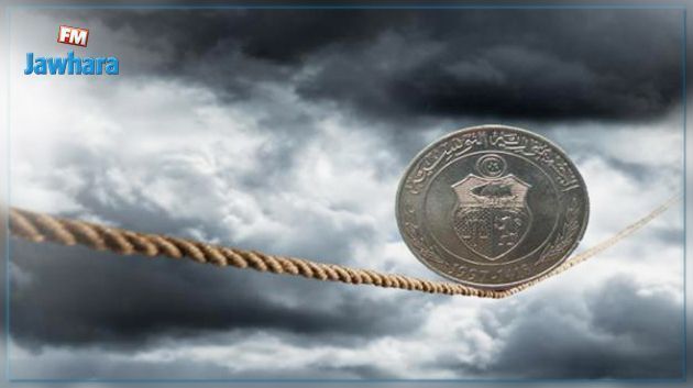 الدينار التونسي عند أدنى مستوياته التاريخية أمام الدولار
