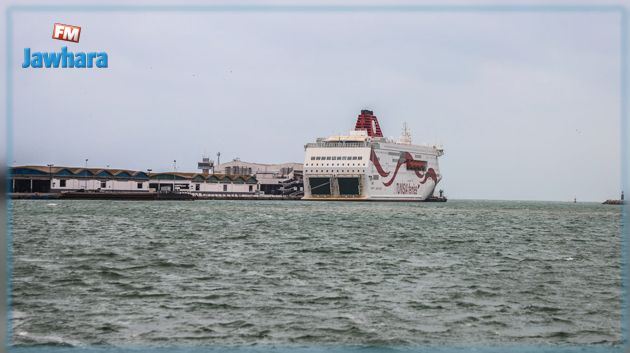 وزير السياحة في ميناء حلق الوادي قبيْل استقبال أول رحلة سياحية