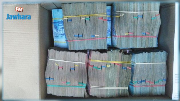 المهدية: إحباط محاولة تهريب مبلغ من العملة التونسية بقيمة 353 ألف دينار