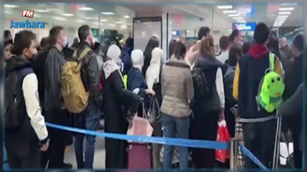 فوضى عارمة واحتقان في مطار قرطاج: شهادات لمسافرين (فيديو)
