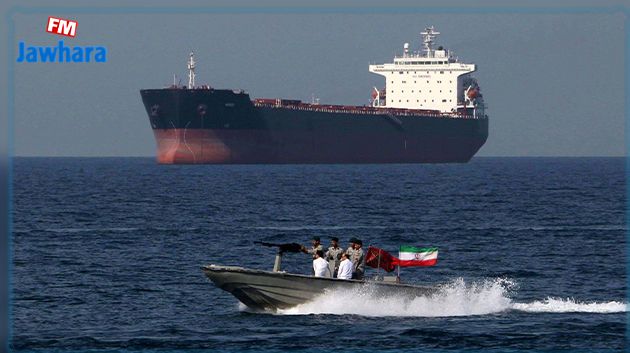 إيران تحتجز سفينة 