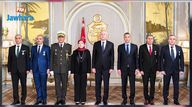  رئيس الجمهورية يتولى ترقية و توسيم قيادات أمنية